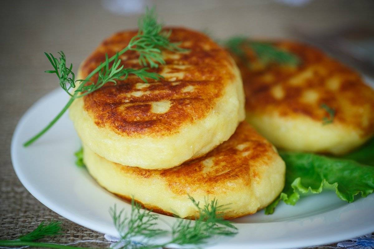 Discover the Deliciousness of Eastern European Potato Meat Dish